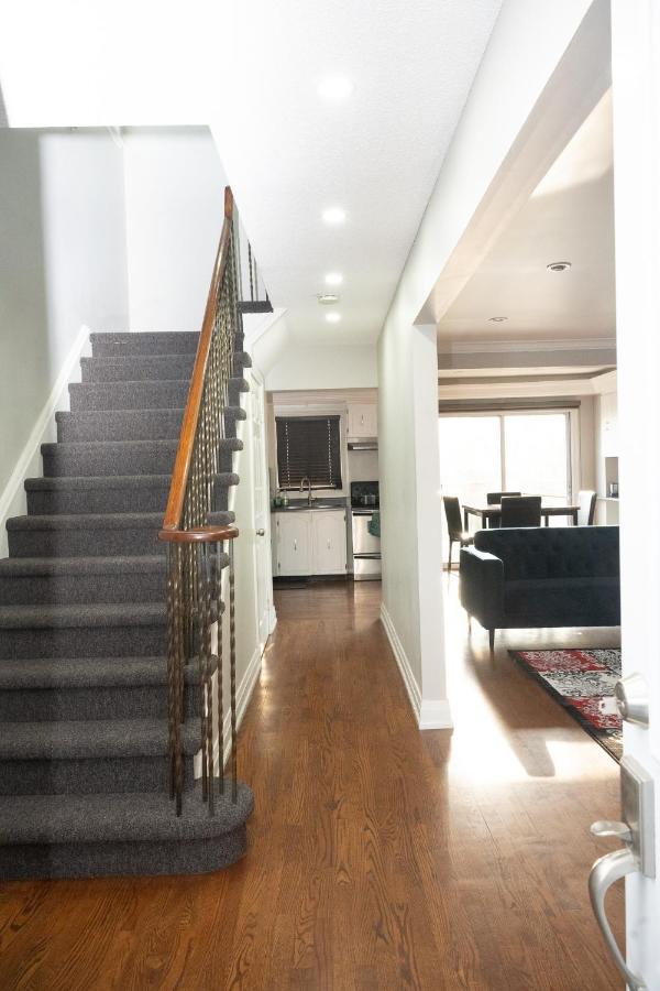 Nathan'S Place แบรมพ์ตัน ภายนอก รูปภาพ